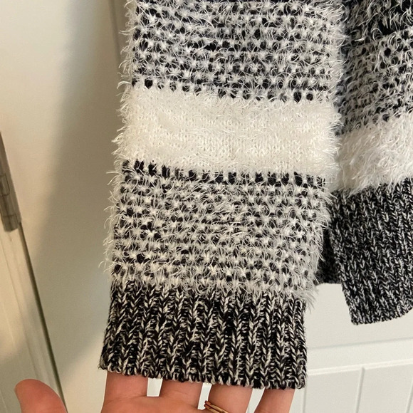 NWOT | Style & Co women’s black white & gray soft fuzzy striped sweater — medium - Picture 3 of 6